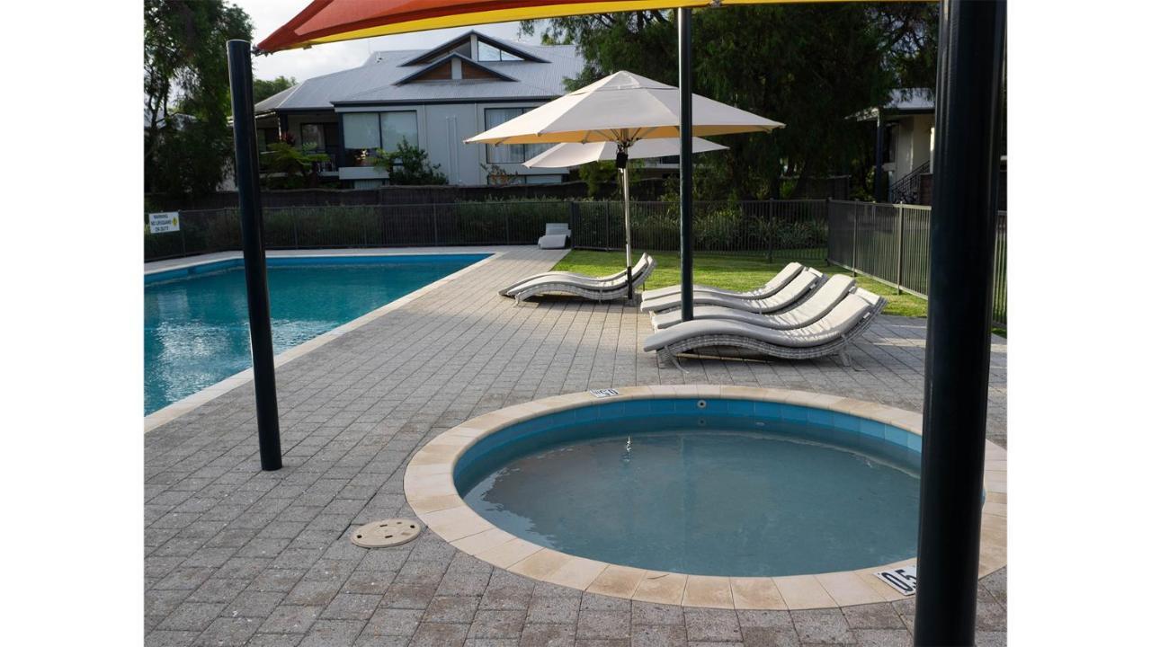 Fortytwo - Oceanside Retreat บัสเซลตัน ภายนอก รูปภาพ